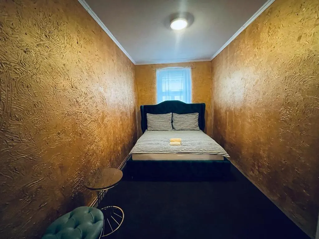Gold Room Viena 0*,  Austria